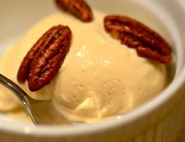 maple-syrup-ice-cream-with-salty-buttered-pecans-2