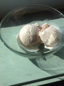 strawberry-sour-cream-ice-cream-2